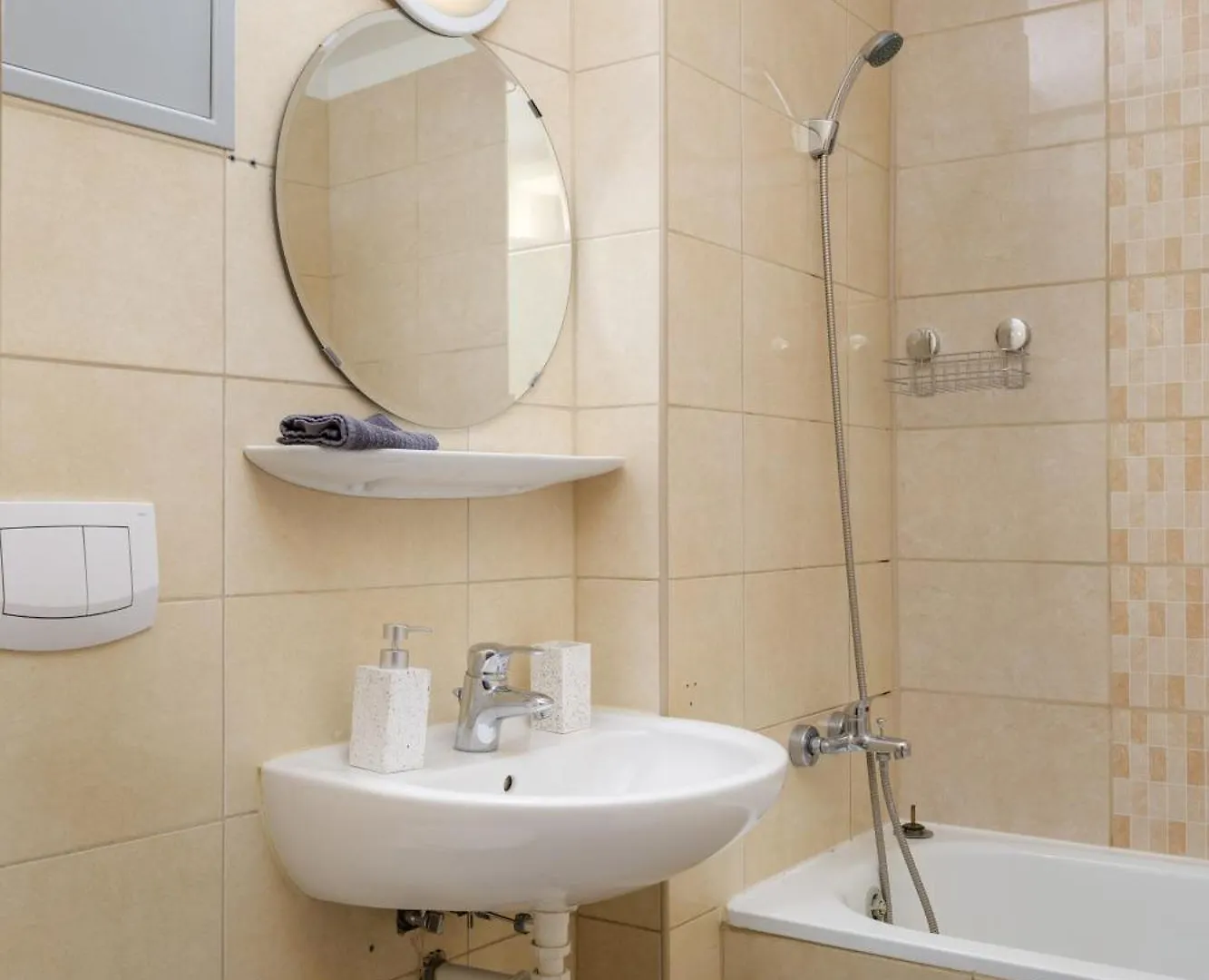 Akacfa Centrum Apartment - Cosy Home Budapest Hungary